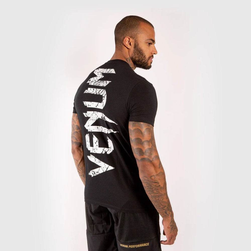 GIANT T-SHIRT