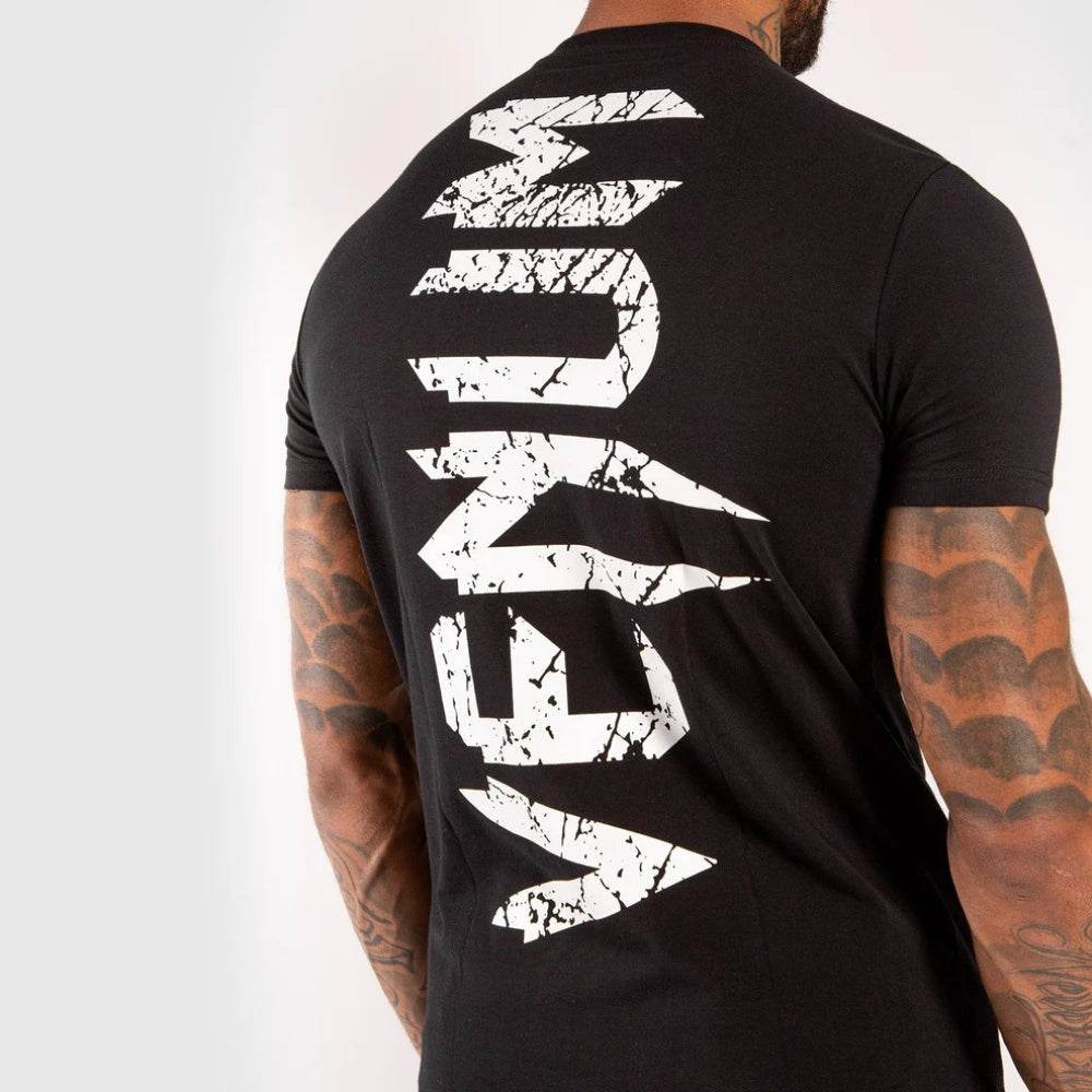 GIANT T-SHIRT