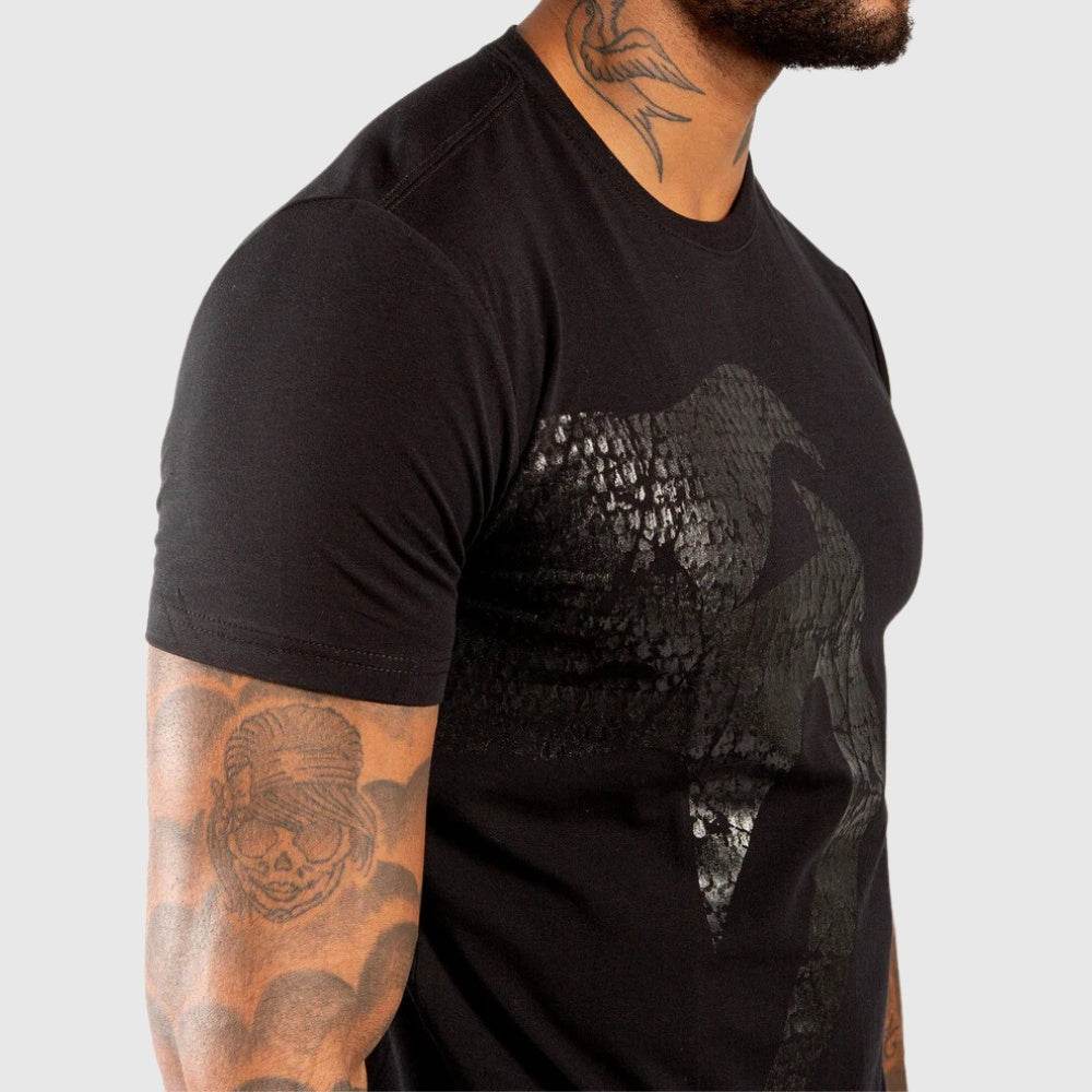 GIANT T-SHIRT