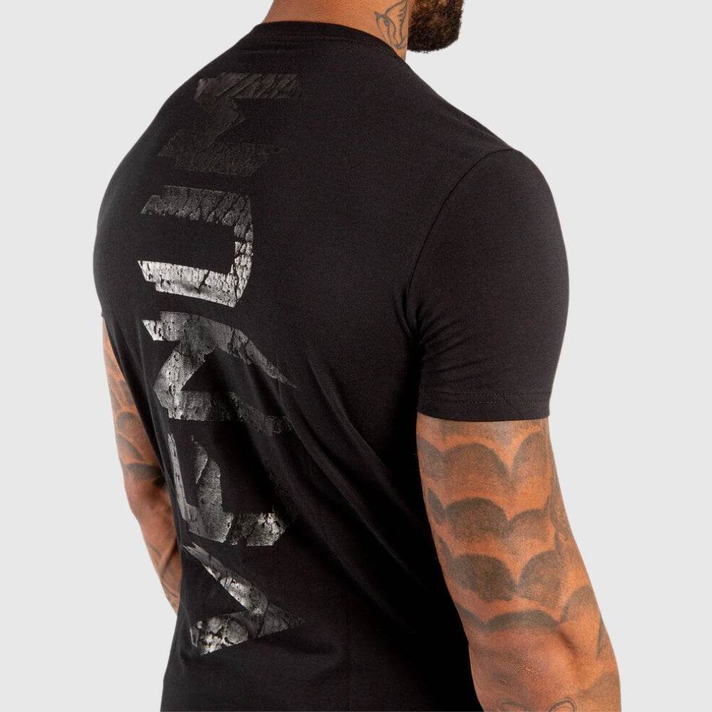 GIANT T-SHIRT