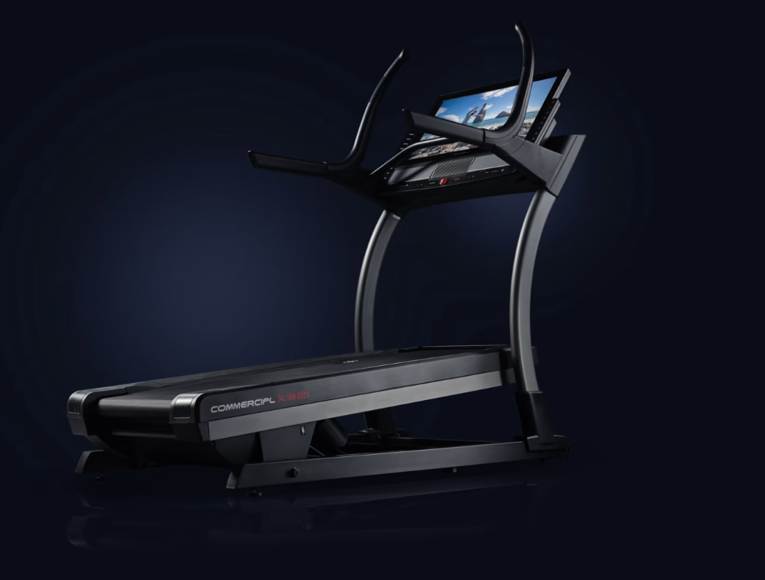 Commercial X32i Treadmill