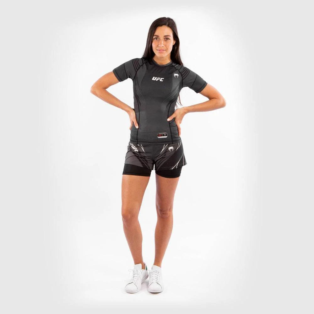 UFC AUTHENTIC FIGHT NIGHT RASHGUARD (WOMEN)