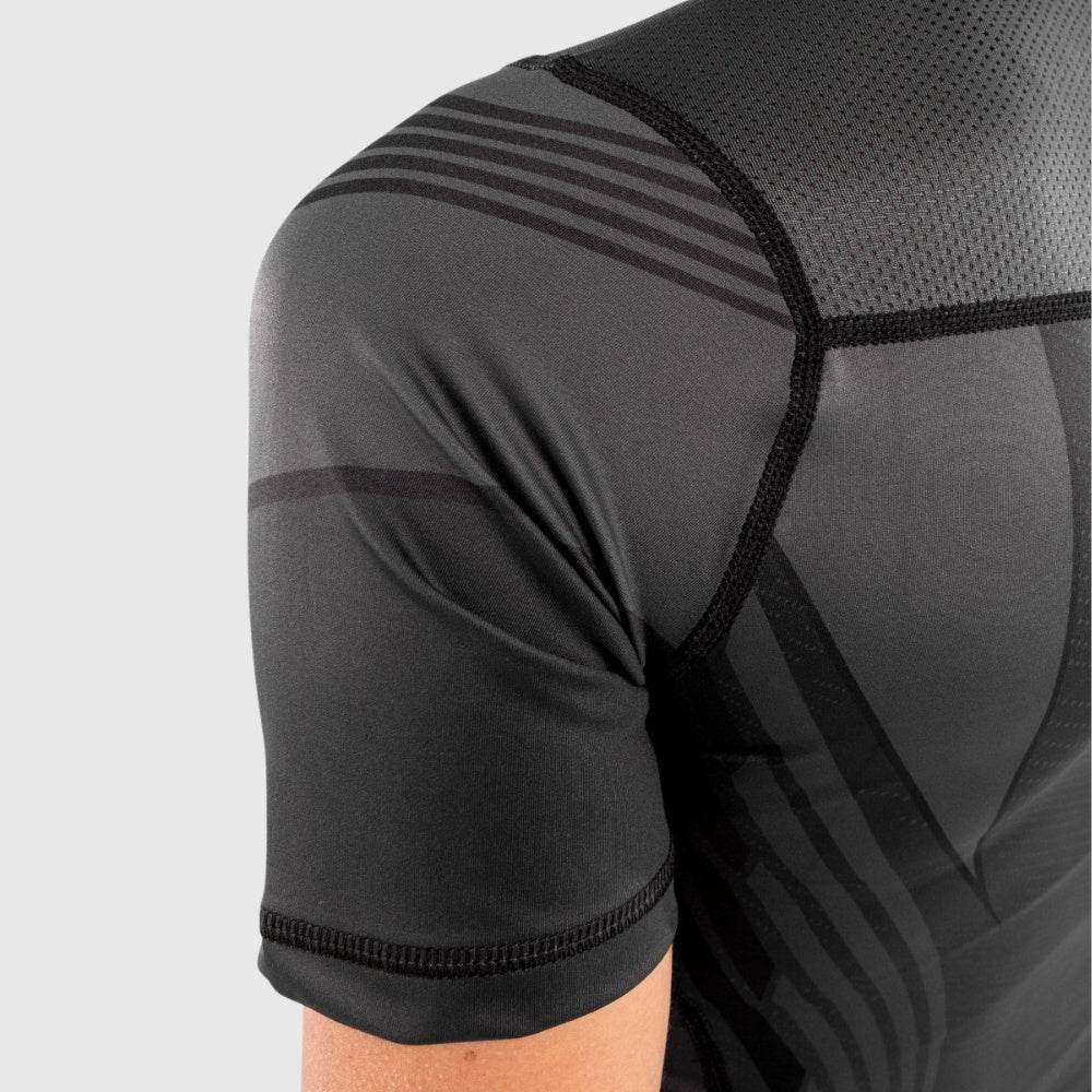 UFC AUTHENTIC FIGHT NIGHT RASHGUARD (WOMEN)